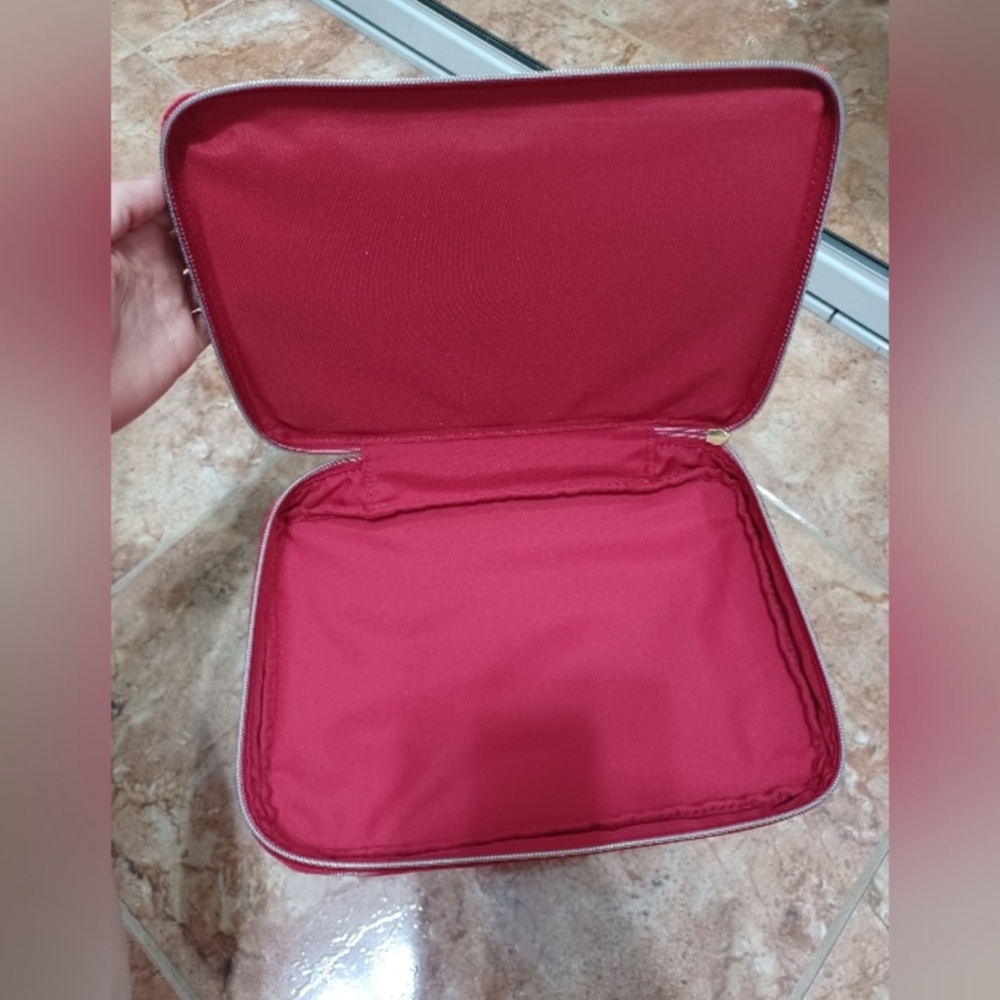 (Nwot) Estee Lauder Red Velvet Train Case Cosmetic Bag View 3